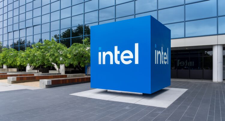 Акции Intel (NASDAQ:INTC): выберите производителя микросхем с фантастическим литейным бизнесом