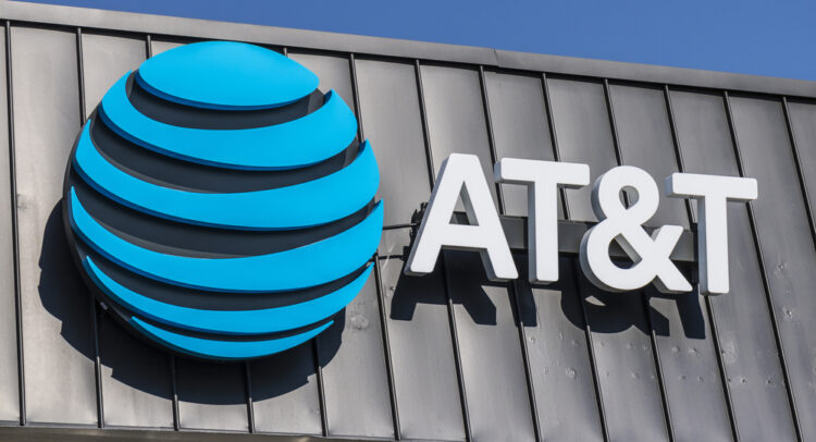 AT&T (NYSE:T) Offers Outage Compensation, Reiterates 2024 Forecast