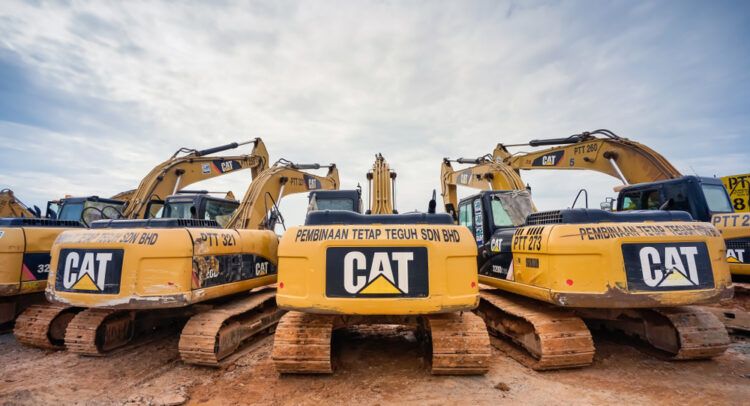 Прибыль Caterpillar (NYSE:CAT) в четвертом квартале превзошла ожидания