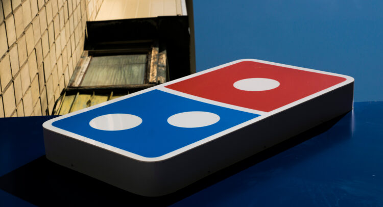 Акции Domino’s Pizza (NYSE:DPZ): рост корочки, рост прибыли