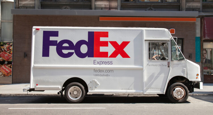 Кому принадлежат акции FedEx (NYSE:FDX)