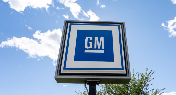 General Motors (NYSE:GM) осторожно подходит к возрождению беспилотных автомобилей