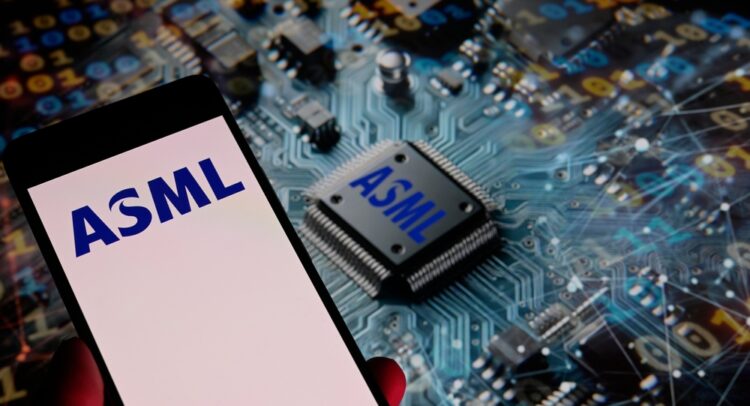 Dutch Government Battles to Keep ASML (NASDAQ:ASML) at Home