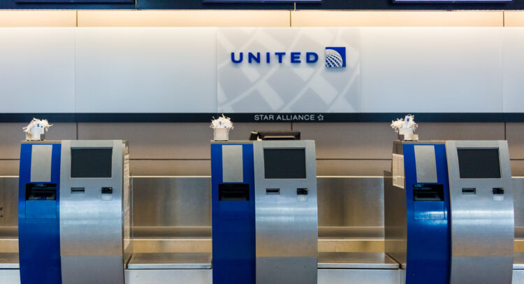 United Airlines (NASDAQ:UAL) Tries to Reassure Passengers, Investors Flee