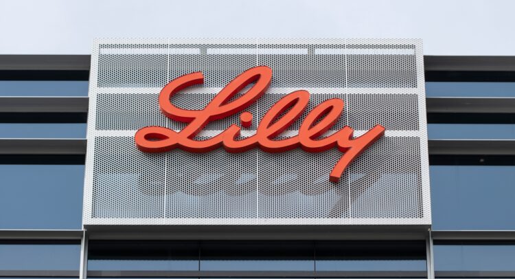 Eli Lilly (NYSE:LLY) Notches Up on New Manufacturing Plans