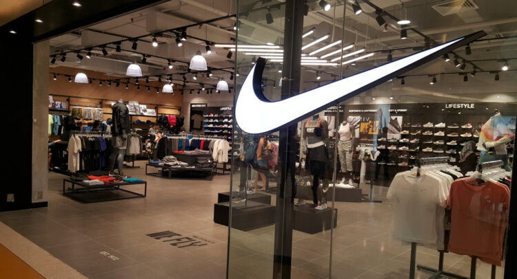 Акции Nike (NYSE:NKE): вернет ли обувной гигант свое моджо?