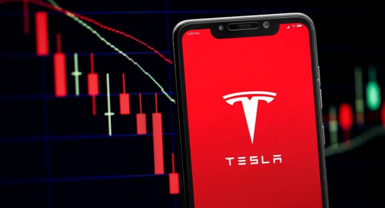 Акции Tesla (NASDAQ:TSLA): Robotaxi и FSD могут потребоваться годы, чтобы получить выгоду, говорит Goldman Sachs