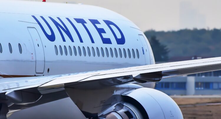 United Airlines (NASDAQ:UAL) подскочила после уверенного успеха в первом квартале