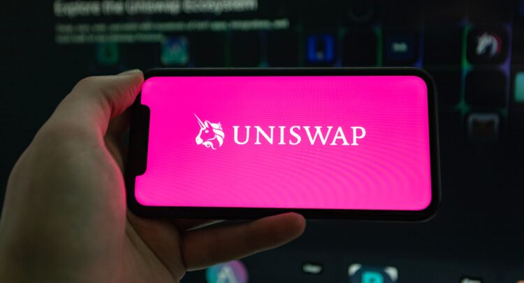 Рост объемов базовой DEX под руководством Uniswap