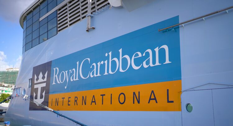 Акции Royal Caribbean (NYSE:RCL): недооценены, но опережают динамику