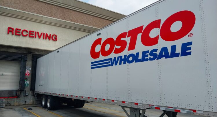 Costco Stock (NASDAQ:COST): Thriving on Strong Sales and Customer Loyalty