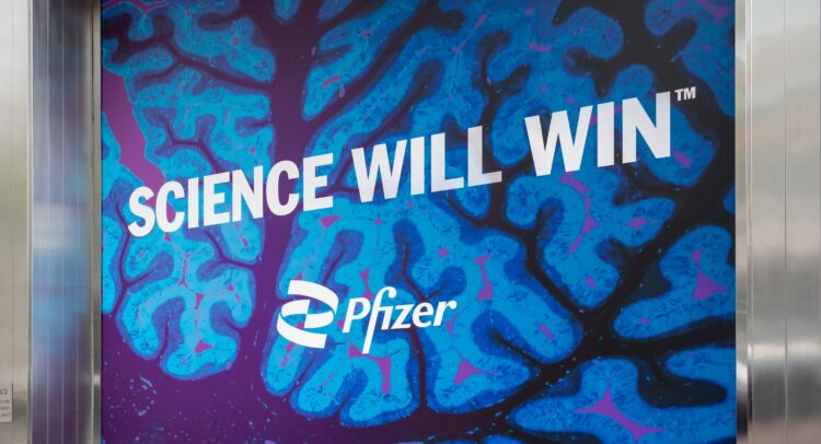 Ранние тесты на лечение рака легких дают Pfizer (NYSE:PFE) преимущество