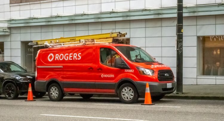 Subway Project Prompts Fractional Gains at Rogers (TSE:RCI.B)