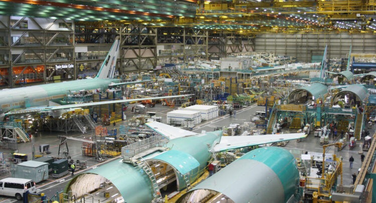 Boeing (NYSE:BA) растет, несмотря на новости от информаторов и проблемы клиентов