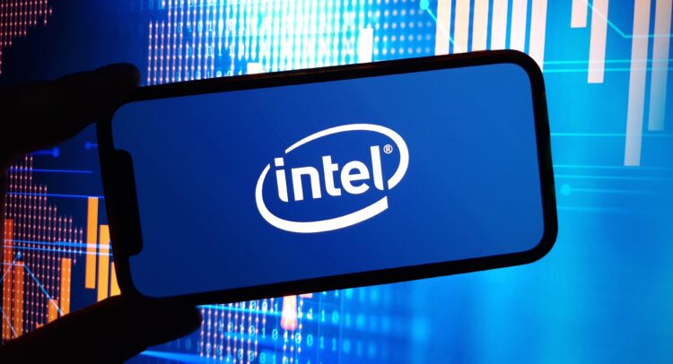 Intel (NASDAQ:INTC) прибавила незначительно, поскольку ожидает более светлого будущего