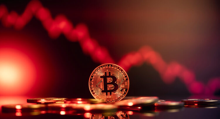 Crypto Roundup: BTC Wobbles, Record ETF Outflows, and PayPal’s Moonpay Move