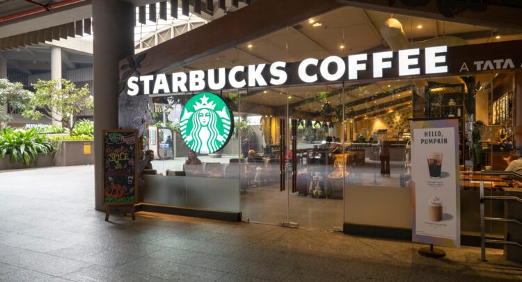 Starbucks (NASDAQ:SBUX) может столкнуться с инвесторами-активистами, акции падают