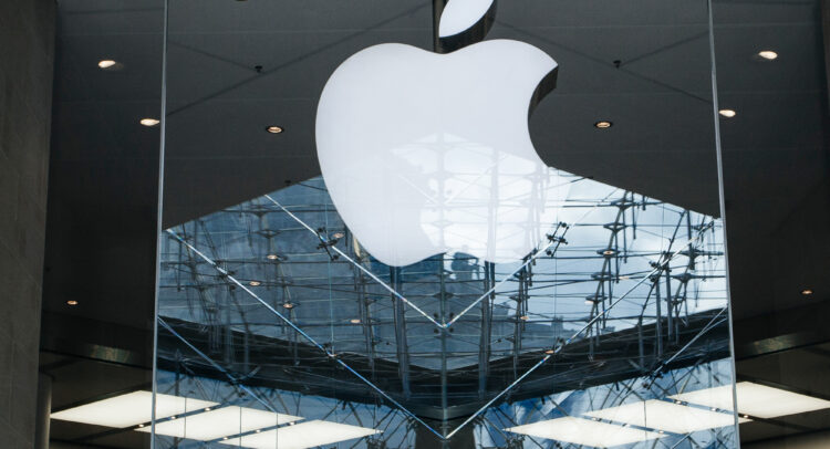 New Battery Tech Gives Apple (NASDAQ:AAPL) a Slight Boost