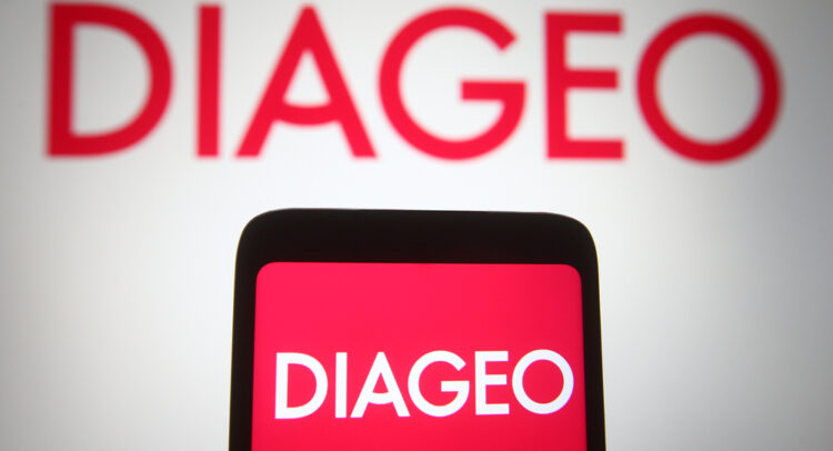 UK Stocks: Analysts Have Mixed Views on Diageo’s Potential Recovery