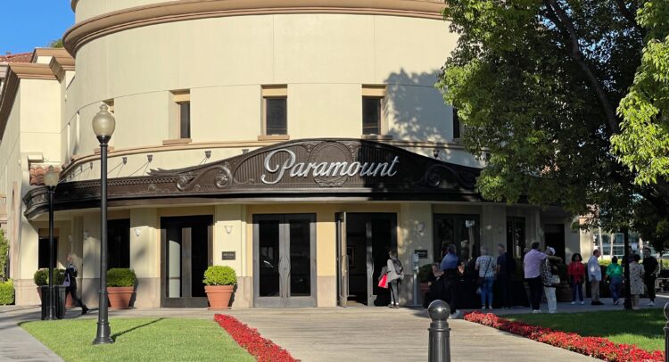 Growing Concerns Emerge About Paramount’s (NASDAQ:PARA) Long Term Viability