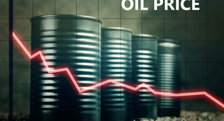 Цены на нефть падают на фоне укрепления доллара и опасений Китая