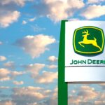 Is Deere Stock (NYSE:DE) a Buy Near 52-Week Lows?