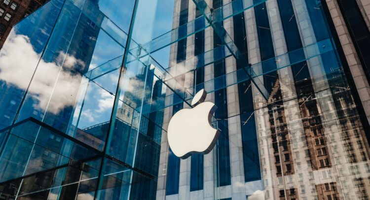 Apple (NASDAQ:AAPL) открывает свою платежную систему для урегулирования антимонопольного расследования ЕС