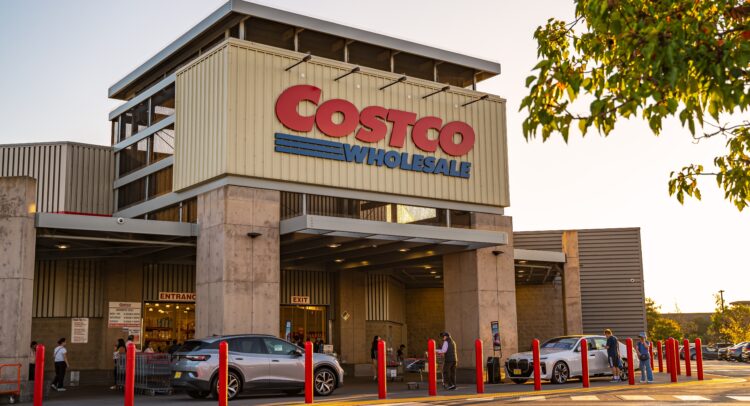 Costco (NASDAQ:COST) немного выросла благодаря новым планам проверки членов