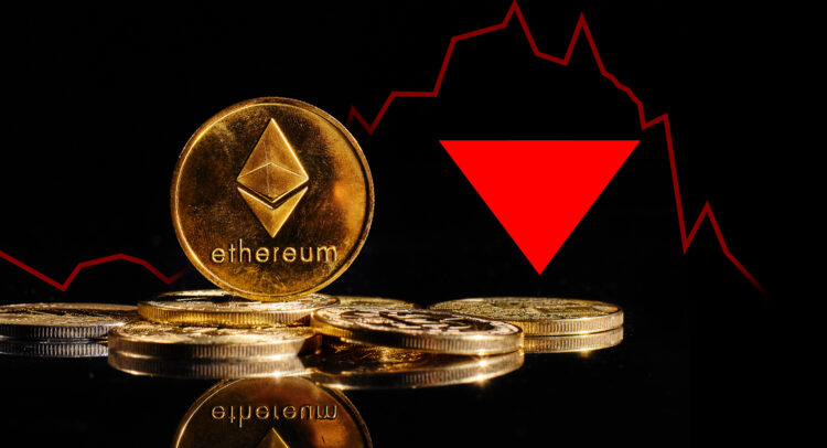 Ethereum рухнул ниже $2200 после того, как маркет-мейкеры сбросили $300 млн