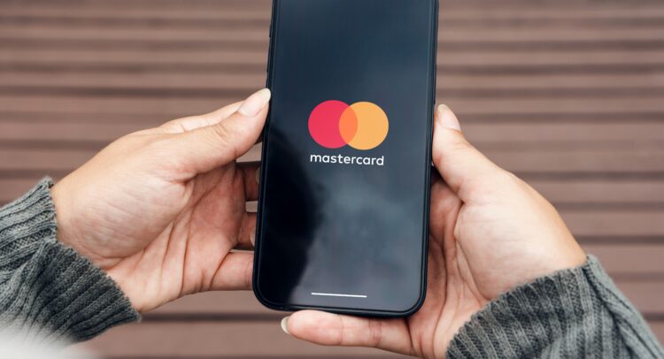 Mastercard Stock (NYSE:MA): Rate Cut Rumors Make It an Intriguing Bet