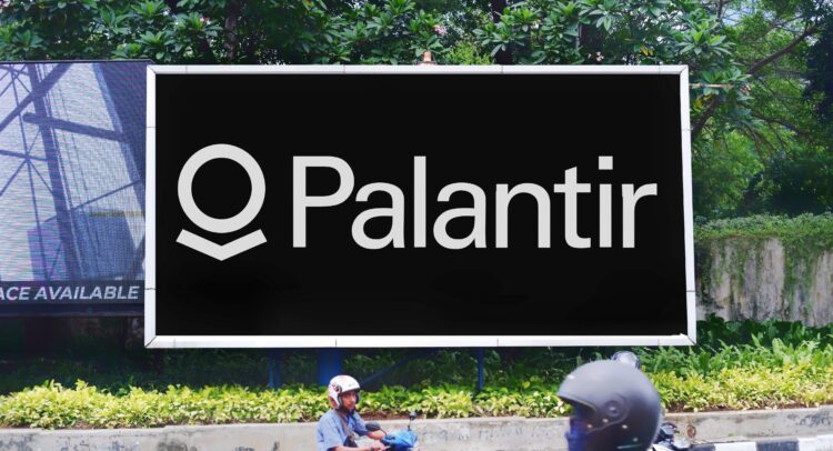 Palantir Stock (NYSE:PLTR): Strong Sales Put Wind in the Bulls’ Sails