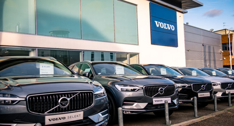 Geely-Owned Volvo Drops Electric-Only Target for 2030