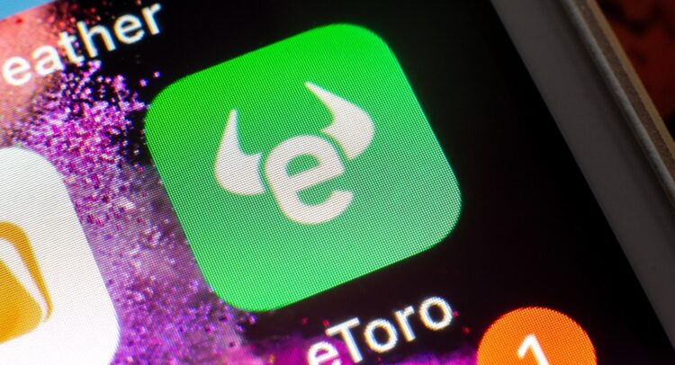 eToro прекращает поддержку большинства криптовалютных предложений для пользователей из США