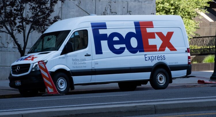 Доходы FDX: акции FedEx упали на 11% из-за снижения прогноза на 2025 финансовый год