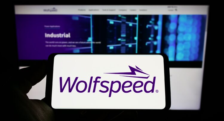 Wolfspeed (WOLF) получает значительные средства для расширения в полупроводниковой промышленности