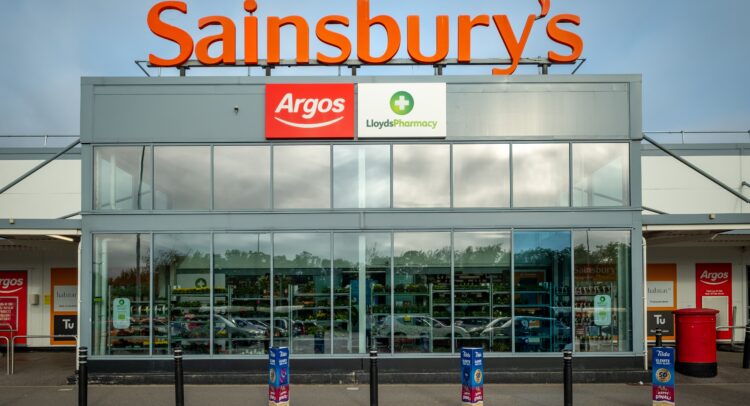 Акции Sainsbury падают, поскольку крупнейший акционер QIA планирует сократить долю