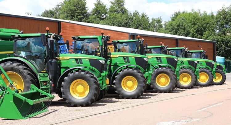 Deere Earnings: DE Beats Estimates Despite Sliding Profits