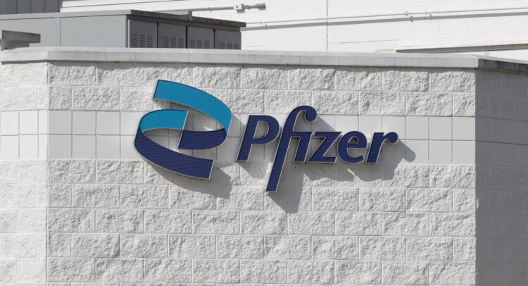 Pfizer (NYSE:PFE) Plans to Invest $1B in China