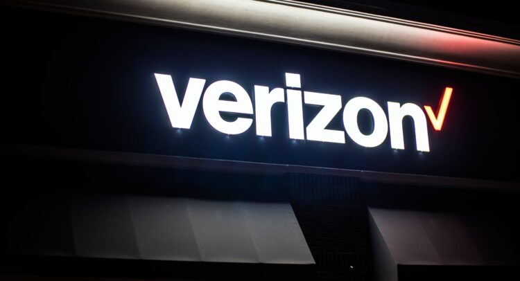 Verizon (NYSE:VZ) One Step Closer to Buying Frontier Communications