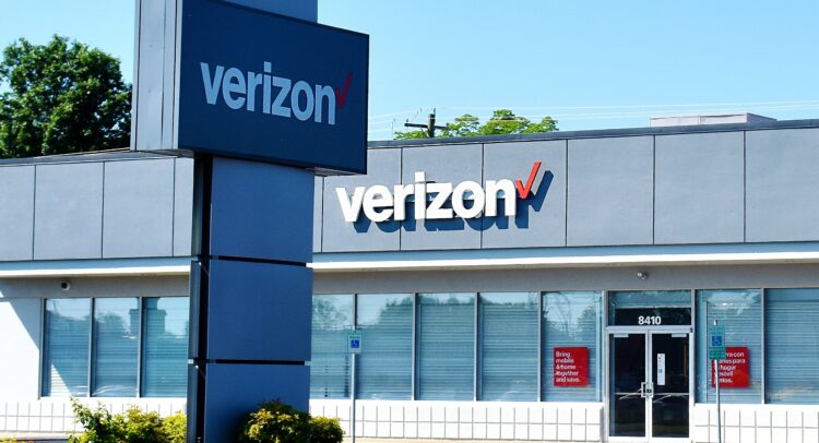 Verizon (NYSE:VZ) Suffers Massive Outage