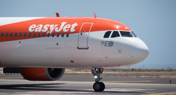 easyJet Trims Losses Thanks to Strong Christmas Travel