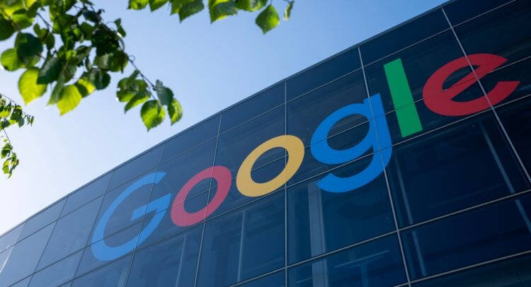 JMP Downgrades Alphabet (GOOGL) Stock to Hold While Wolfe Research Stays Bullish