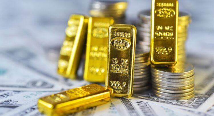 Gold Shines Bright as Analysts Eye $3,000 amid Market Turmoil