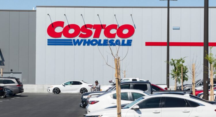 Costco Stock (COST) Hits 52-Week High, Analysts Remain Bullish