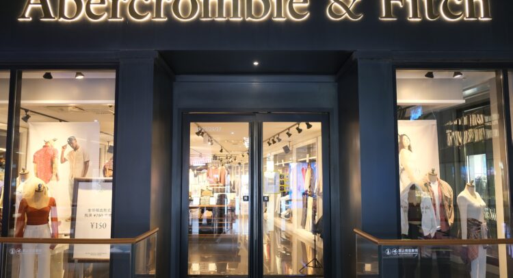 Abercrombie Fitch (ANF) Shares Drop on Weak Outlook Amid Tariff Impacts