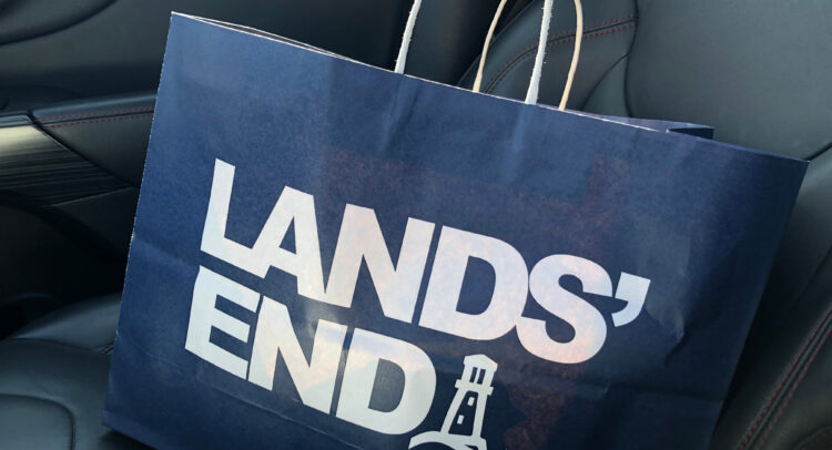 Market Skepticism Rises as Lands’ End Stock (LE) Plummets on Q4 Miss