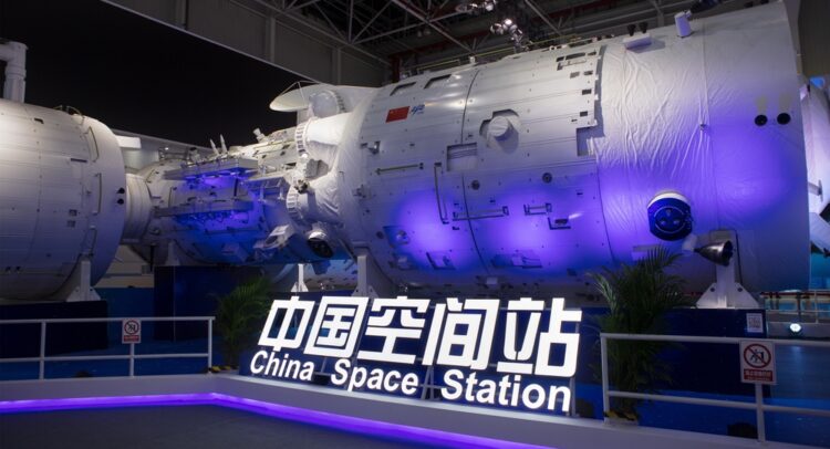 China’s Plans for a $900 Billion Space Project, but Can It Catch Up to SpaceX?