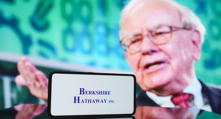 Warren Buffett’s Berkshire Ups Stakes in Japan’s Trading Houses as Hinted