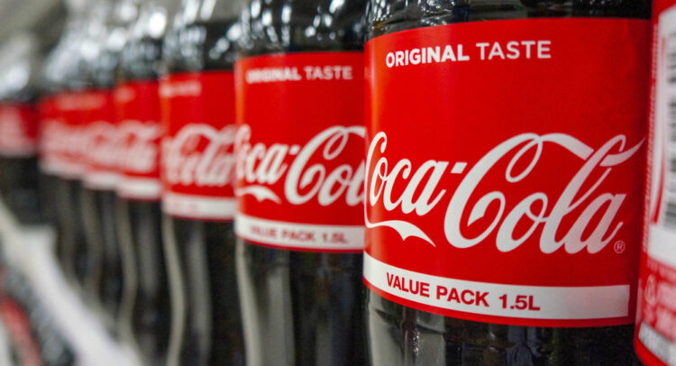 Warren Buffett’s Longtime Favorite: Is Coca-Cola Stock (KO) Still Worth Buying?