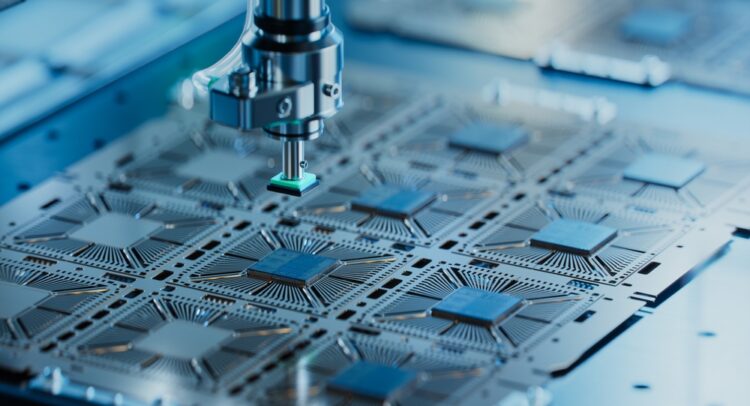 U.S. Eyes Easing China Chip Restrictions as Part of ‘Handshake’ Agreement